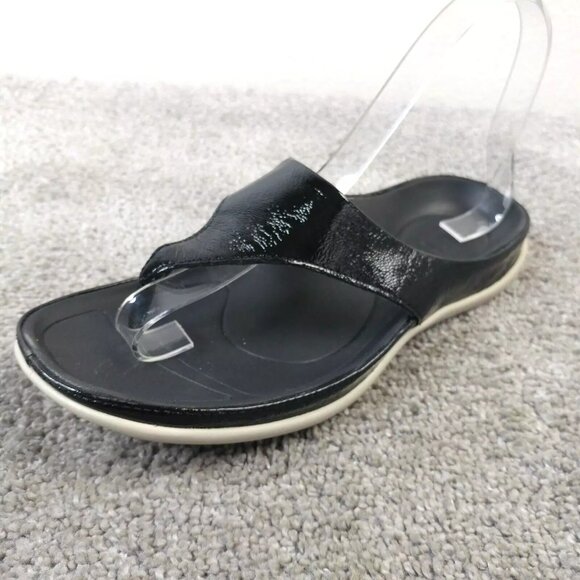 Strive Maui Womens Size 7 Shoes Black Leather Thong Sandals Flip Flops Slip On - Picture 1 of 8